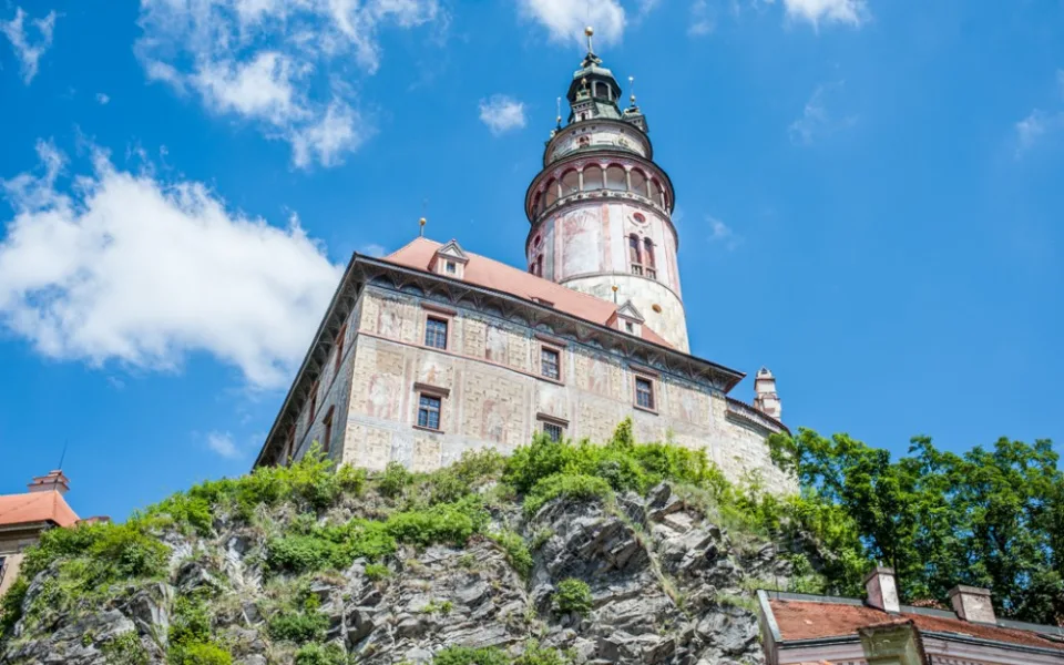 Silný červenec ztráty památkářů na vstupném nevyrovná. Zájem byl o Hlubokou a Krumlov
