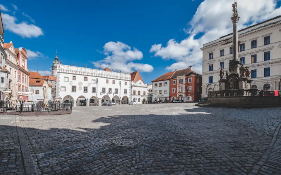 Krumlov odpustí poplatky za předzahrádky do konce roku