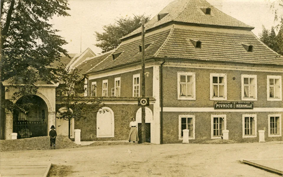 České Budějovice objektivem Milana Bindera a perem Martina Maršíka: historie jedné pohlednice