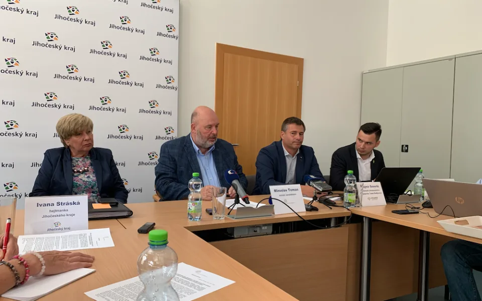 Jižní Čechy navštívil ministr Toman, řešil investice budějckého Výstaviště i používání chemie v okolí Římova