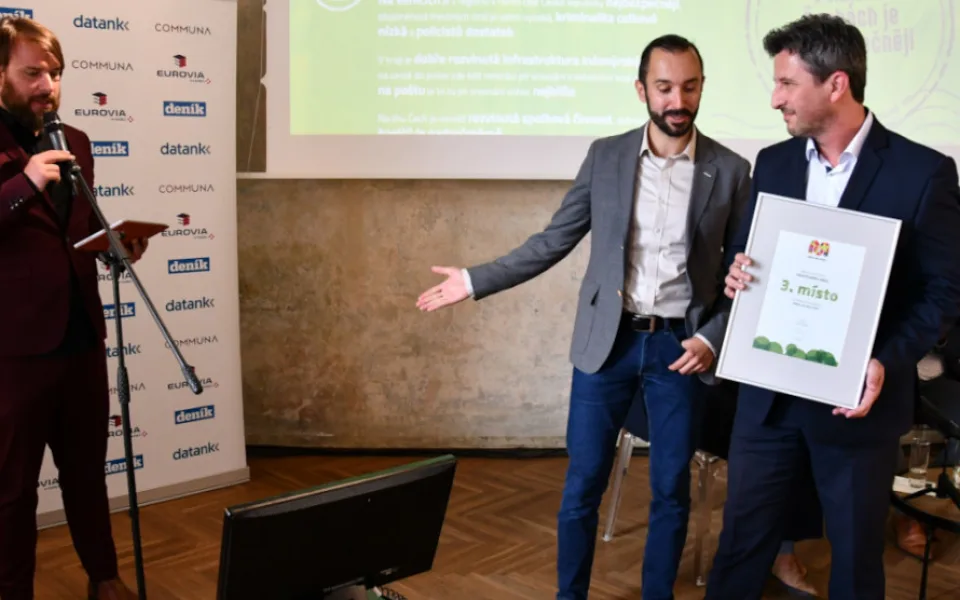 „Tohoto ocenění si vážím hlavně proto, že ukazuje, jak moc máme my všichni rádi jižní Čechy a že je našim společným cílem, aby se nám tu dobře žilo. A za to všem děkuji,“ uvedl při převzetí Josef Knot.