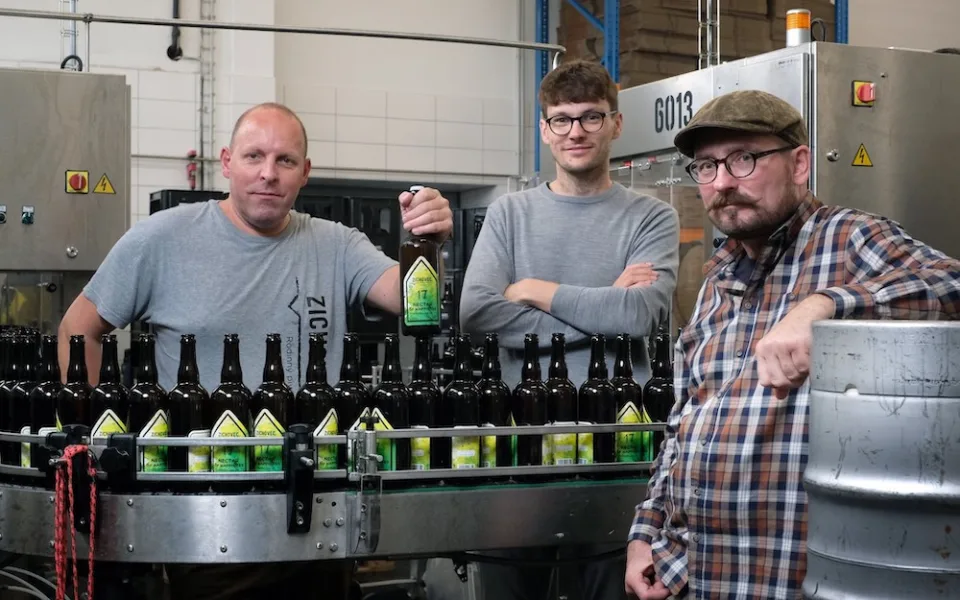 Baví experimentovat a posouvat hranice, říká spolumajitel Rodinného pivovaru Zichovec Ondřej Husák.