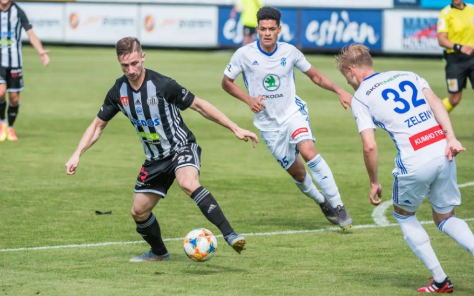 Dynamo stáhlo náskok Boleslavi a má bod