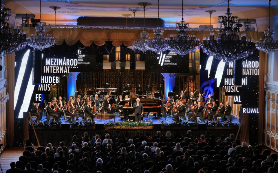 Vřelé publikum a inspirativní město, shodují se umělci. 29. ročník Mezinárodního hudebního festivalu Český Krumlov uzavřel koncert České filharmonie