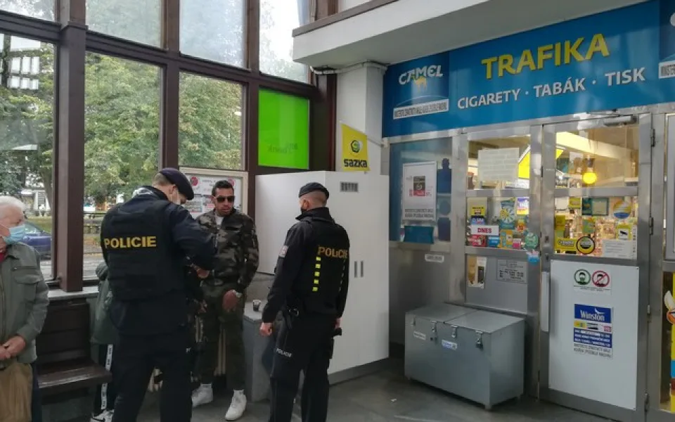 Policie kontroluje dodržování opatření. Postihy už budou přísnější