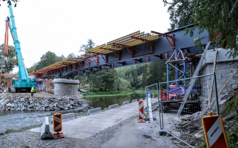 Správa železnic hledá zhotovitele nového mostu na Písecku. Stát má 450 milionů