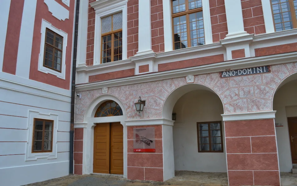 Obnovené fasády na nádvoří