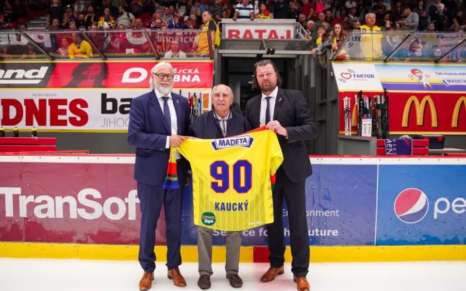 Moje kariéra začala na rybníku, říká bývalý hokejový kapitán Zdeněk Kaucký