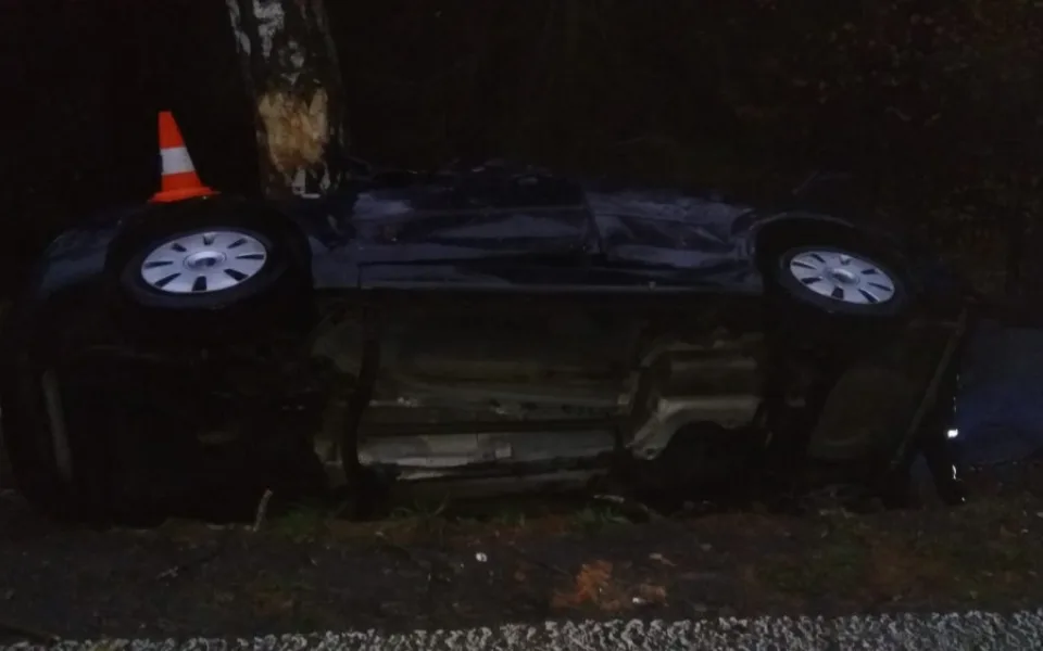 Další tragická nehoda. Řidič nepřežil na Jindřichohradecku náraz do stromu