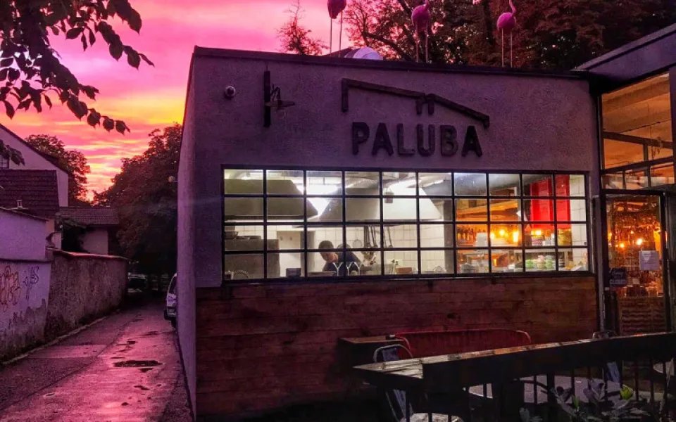 Českobudějovická restaurace Paluba otevřela výdejní okénko