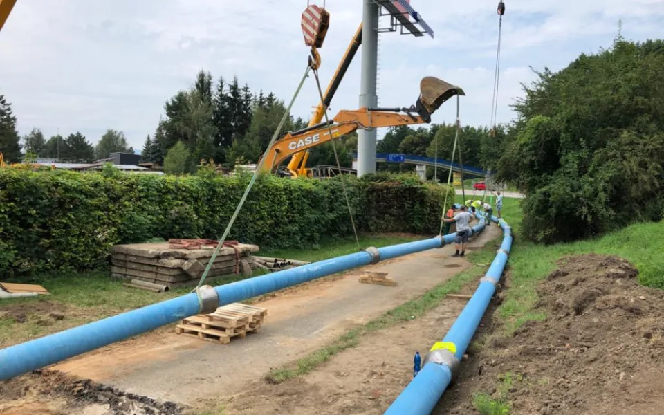 Vodovodní potrubí na mostě dosloužilo. Nové město umístí pod řeku