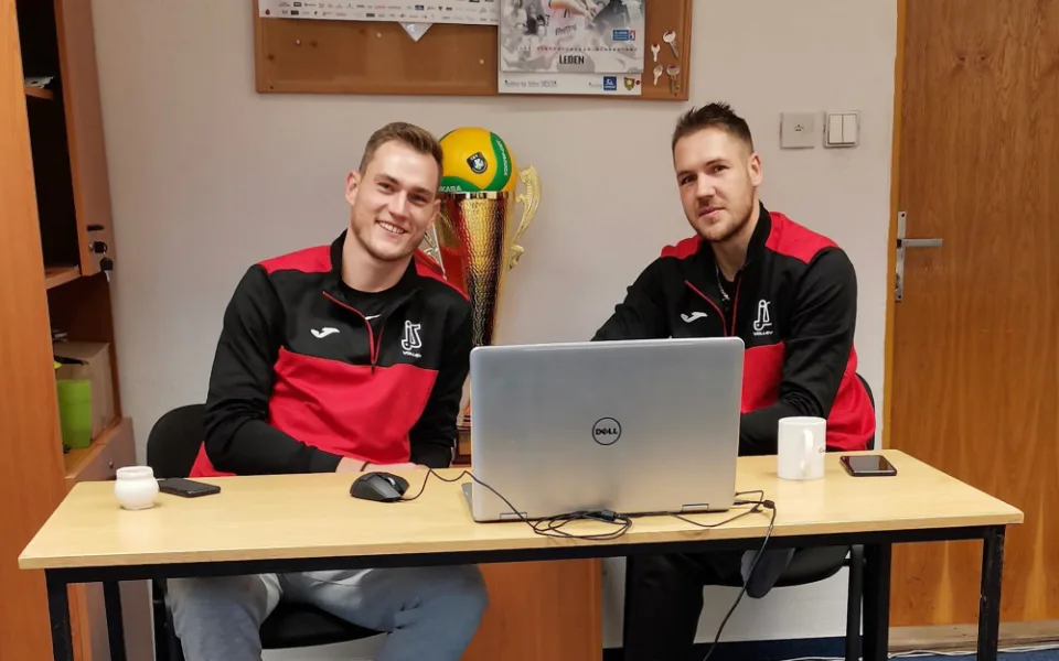Hráči Jihostroje pomáhají s hodinami tělocviku. Natočili výuková videa a s dětmi online diskutují