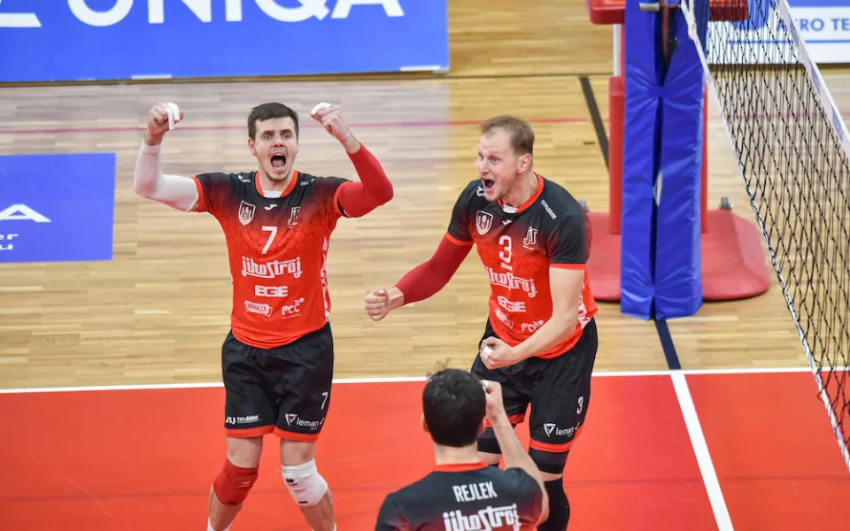 Jihostroj nenechal doma body ani volejbalistům Beskyd.