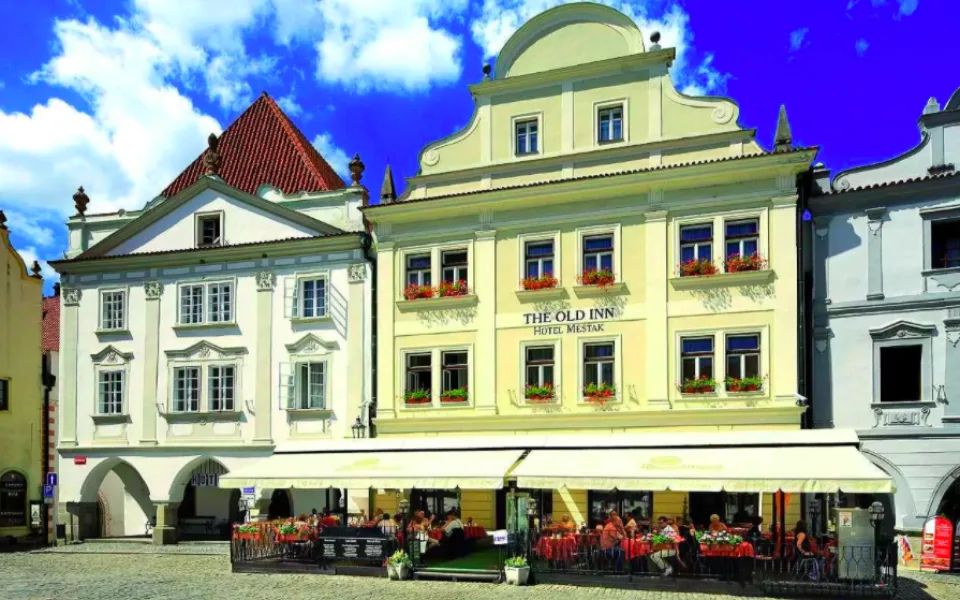 Český Krumlov povolil provoz kasina v hotelu na náměstí