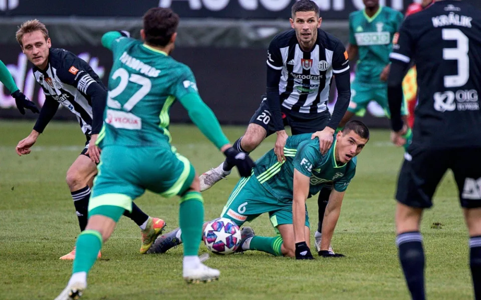FOTO: Další domácí drama. Dynamo dohánělo, s Karvinou bere bod za remízu 1:1