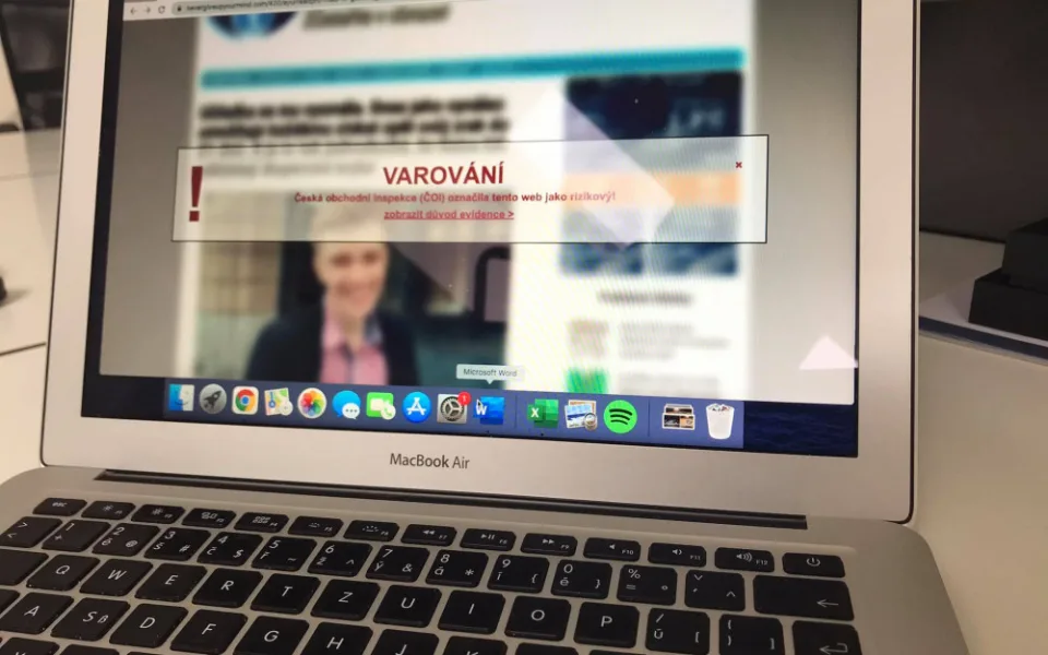 Kde nenakupovat? Inspekce přišla s aplikací, která vás upozorní na pochybný web.