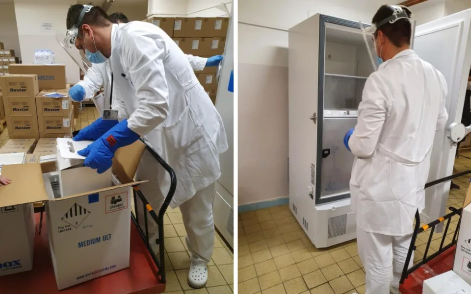 První vakcíny očkování proti onemocnění covid-19 v Česku.