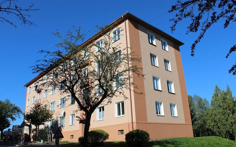 Město mění pravidla pro přidělování bytů. Ruší pořadník žádostí