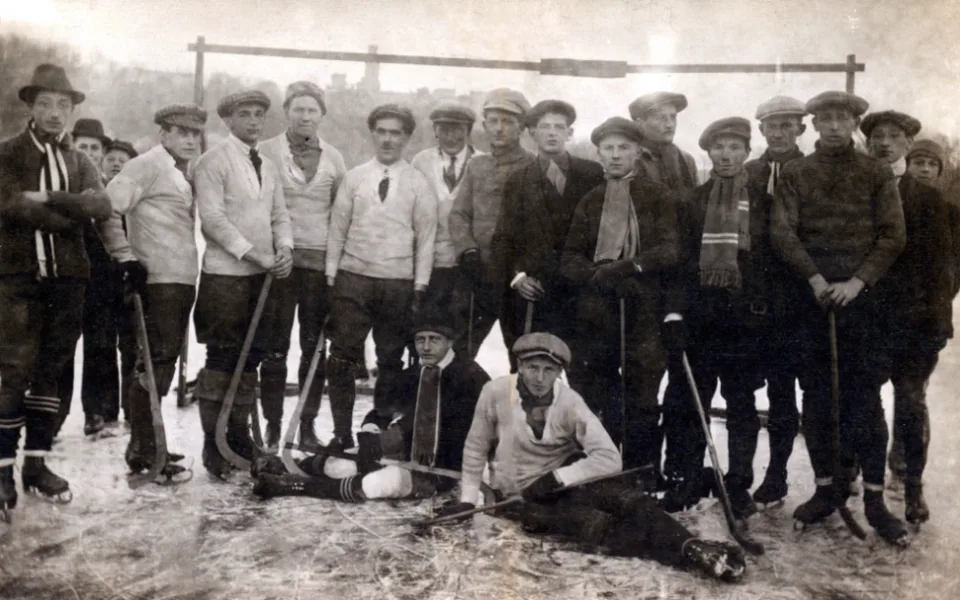 Slavoj České Budějovice před zápasem v Hluboké nad Vltavou 1921