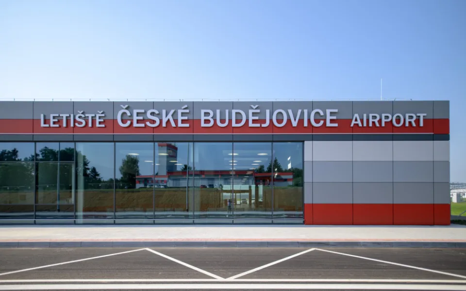 Budějcké letiště loni zaznamenalo nejvíc vzletů a přistání. Areál využívají hlavně letecké školy