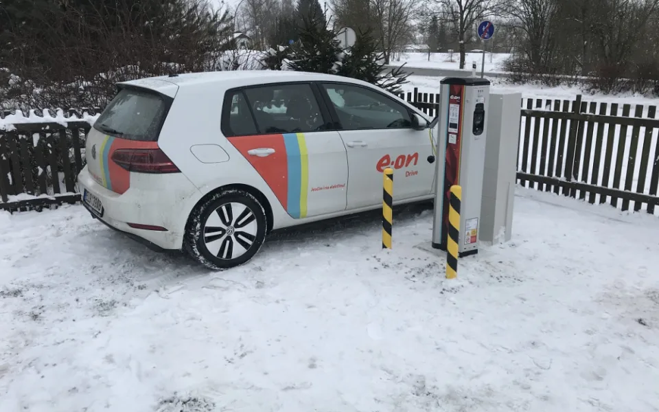 Dvě nové nabíječky na elektromobily najdou lidé na Lipensku. Spuštěny byly minulý týden