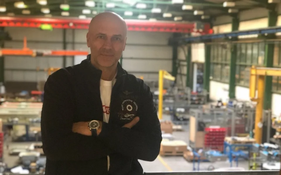 Z dělníka majitelem. Střední škola ve Velešíně mě naučila vše, co mi pomohlo ke koupi strojírenské firmy, ve které jsem pracoval, říká absolvent František Šnedorfer, zdroj: archiv F. Šnedorfera