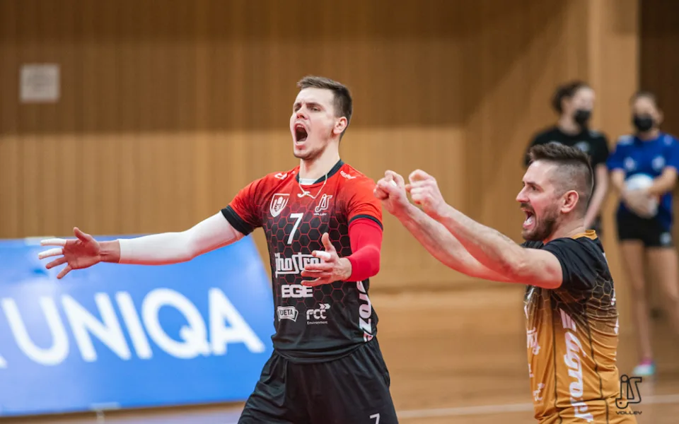 Michálek a Kryštof podepsali nové smlouvy