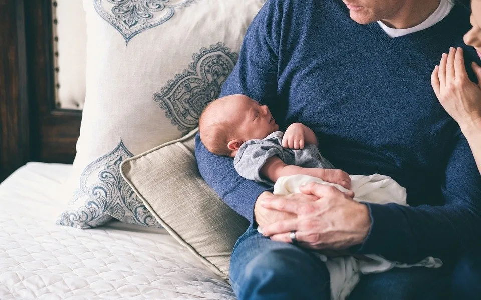 V Jihočeském kraji loni získalo 16 dětí adoptivní rodiče