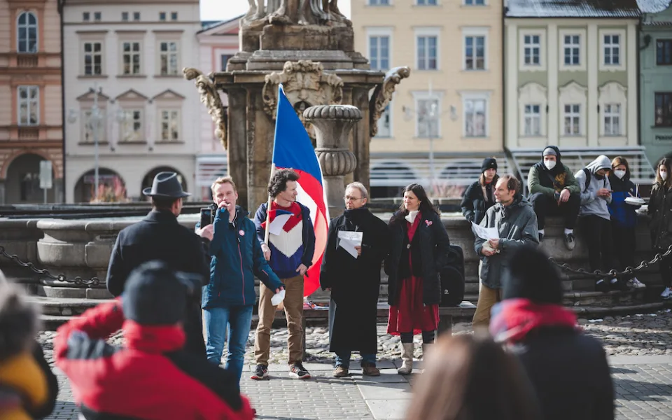 Na demonstraci v Budějcích přišlo zhruba šest desítek lidí