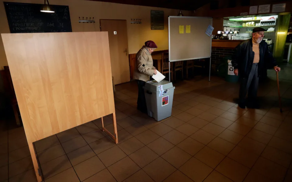 Financování politických stran pod kontrolou. Nový web monitoruje 157 stran a hnutí