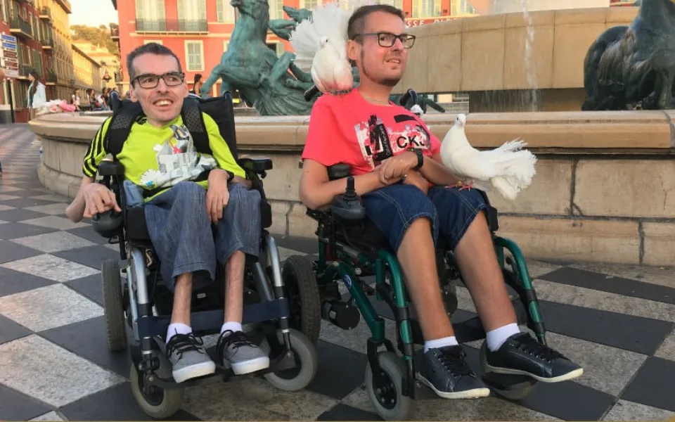 Na hendikepované bratry tvrdě dopadl covid. Nyní hledají pomoc.