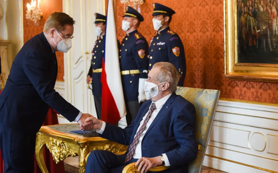 Zeman jmenoval nového ministra zdravotnictví. Blatný podle prezidenta nese spoluzodpovědnost za mrtvé