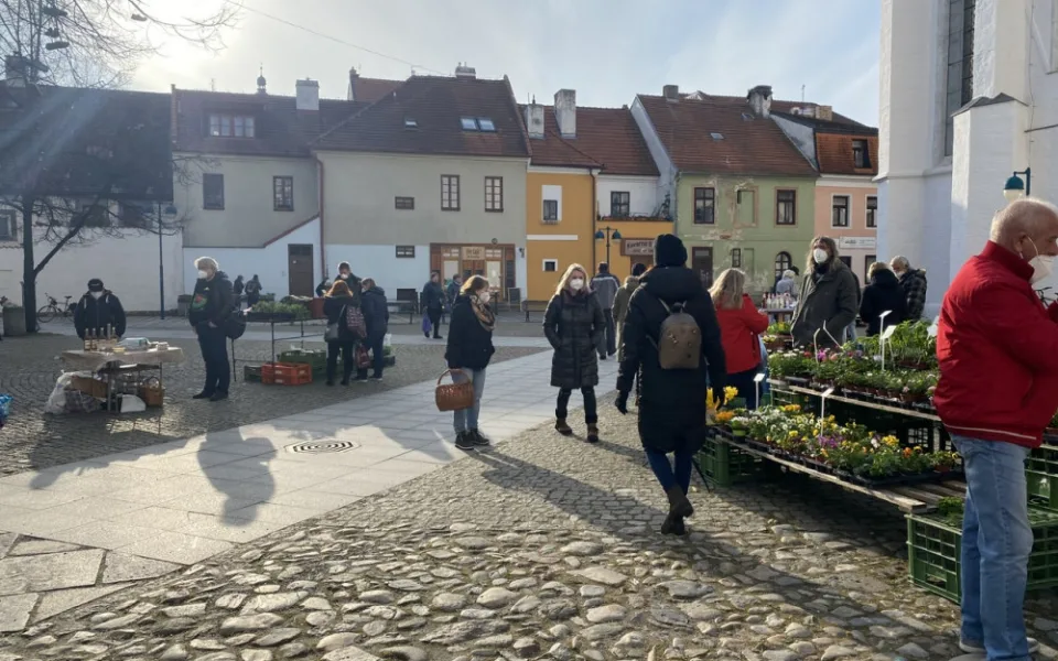 Na Piaristické náměstí se vrátily farmářské trhy