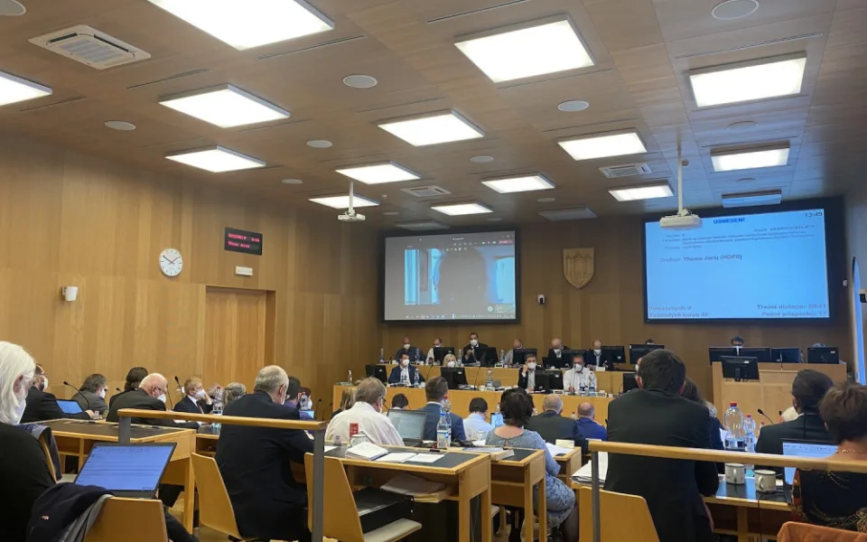 Zastupitelstvo jednalo o odebrání čestného občanství Českých Budějovic Antonínu Zápotockému, Václavu Noskovi, Zdeňkovi Nejedlému a Zdeňkovi Fierlingerovi.