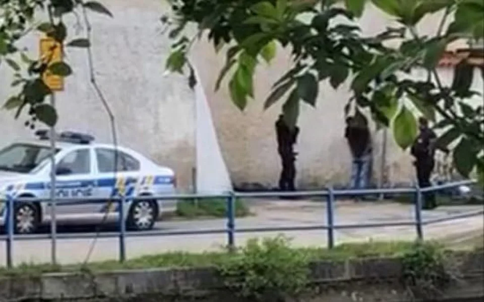 Zdrogovaný zloděj kradl na benzině. O pár hodin později se vloupal do kavárny v centru