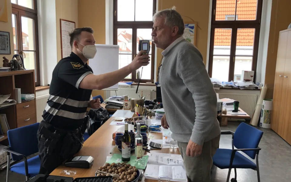 Na Hluboké bude bezpečněji: Nadace ČEZ pomohla pořídit vybavení pro městskou policii