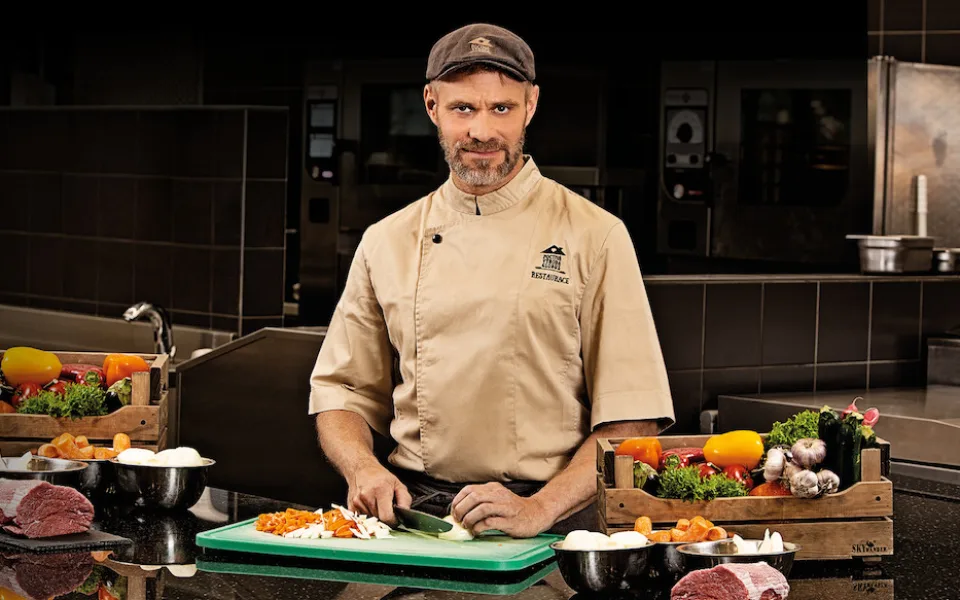 Restaurace a Café Globus: Čtvrté jídlo zdarma a výhodná kávová menu