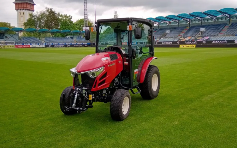 Dynamo získalo nový traktor značky Yanmar