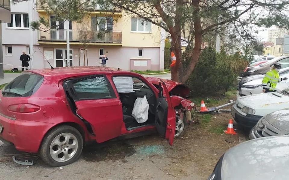 Řidič ujíždějící policistům Budějcemi se bude zpovídat ze tří trestných činů.