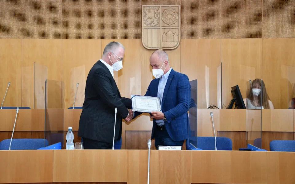 Hejtman Kuba jmenoval ředitel BIS brigádním generálem pro jižní Čechy. Prezident Zeman jeho povýšení dlouhodobě odmítá