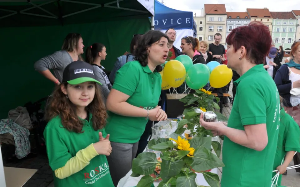 Sportovně relaxační areál v Hluboké nad Vltavou ožije benefiční akcí Hejbni kostrou s budějckou Roskou
