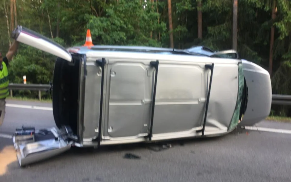 Na Jindřichohradecku se srazila dvě auta. Zraněno je několik osob