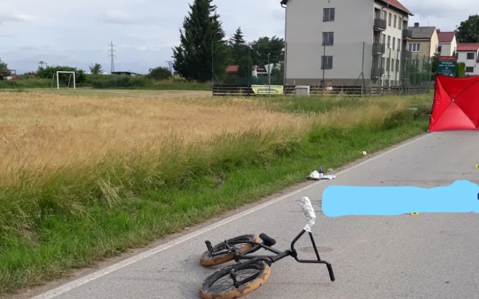 Mladý cyklista nepřežil ranní nehodu u Bechyně. Police hledá svědky