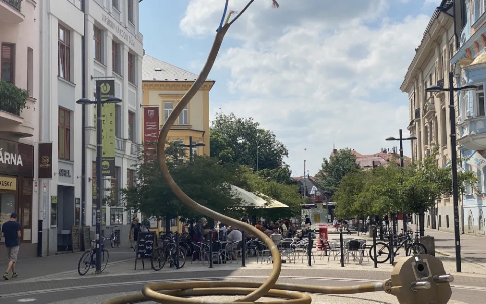 Věž v van letos na Lannovce vystřídala zástrčka do elektriky. Vytvořil ji Milan Cais