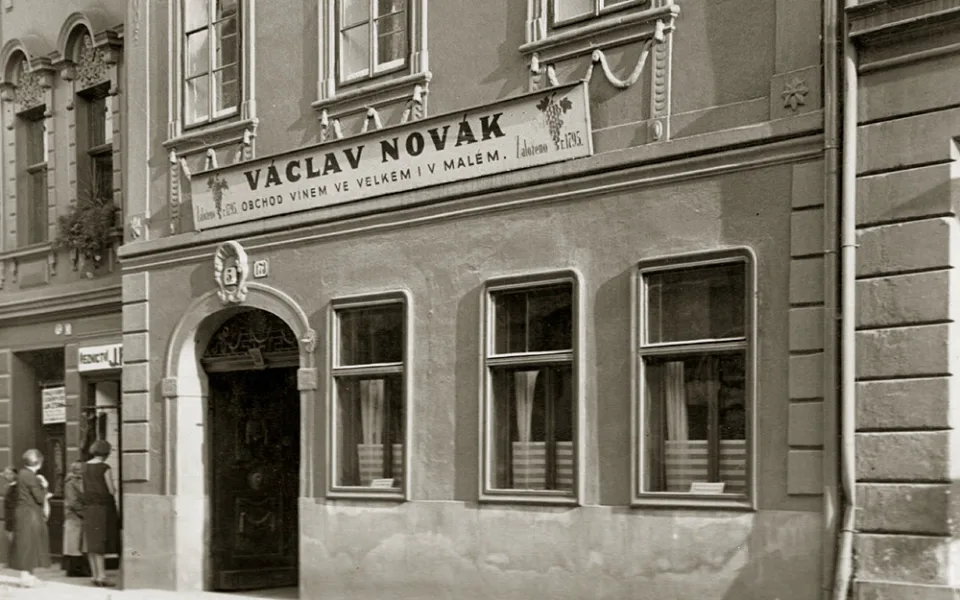 Vinárna U Nováků v Hroznové 5 po roce 1930.