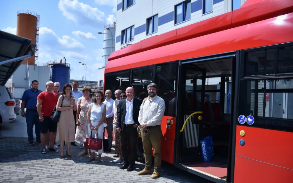 Seminář projektu Geomed o vlivech kvality ovzduší společně uspořádaly městské firmy Dopravní podnik města České Budějovice, a.s. a Teplárna České Budějovice, a.s