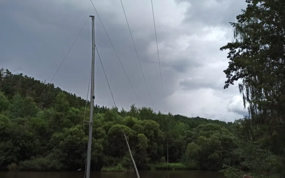 Na Lužnici narazila plachetnice do vedení vysokého napětí