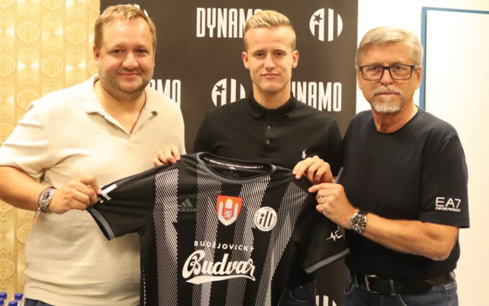Fotbalisty Dynama posílil záložník Penner. Chci se dostat do formy, ve kterém jsem byl v Juventusu, říká.