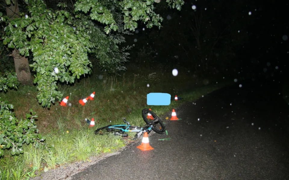 Třetí tragická nehoda cyklisty během deseti dní. Mrtvého muže našla kolemjdoucí.