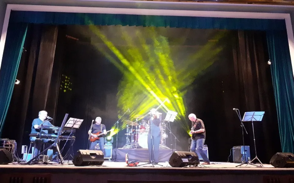 Vzdělávací a kulturní centrum Jindřichův Hradec zve na koncert hudební art-rockové legendy